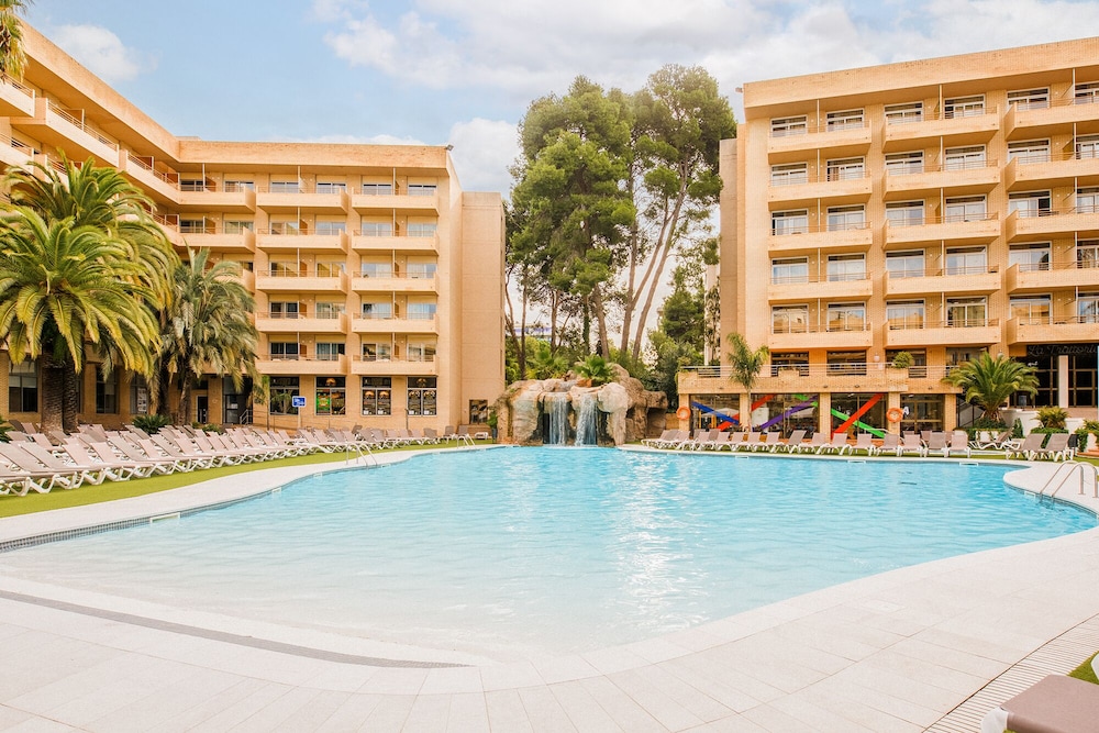 Hotel Jaime I — Swimming pool in Salou, Catalonia