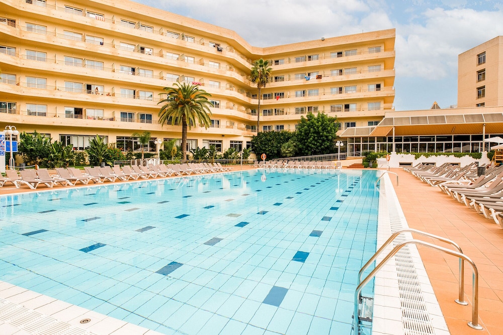 Hotel Jaime I — Swimming pool in Salou, Catalonia