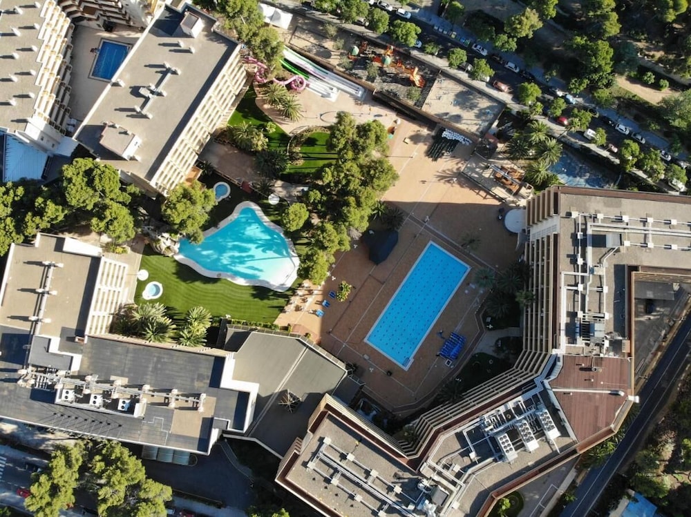 Hotel Jaime I — Swimming pool in Salou, Catalonia