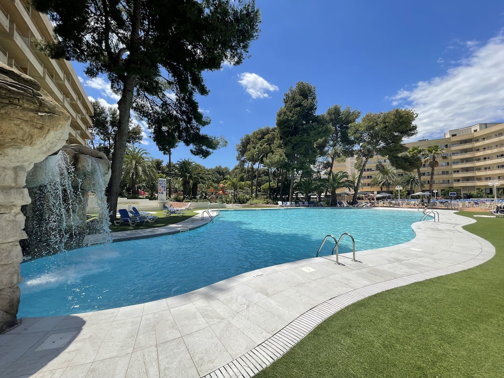 Hotel Jaime I — Swimming pool in Salou, Catalonia