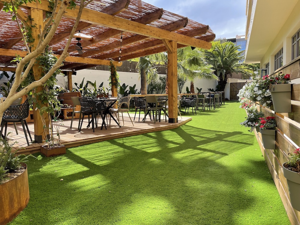 Hotel Jaime I — Restaurant & bars in Salou, Catalonia