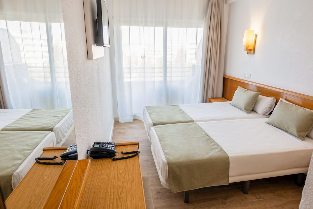 Hotel Jaime I — Hotel rooms in Salou, Catalonia