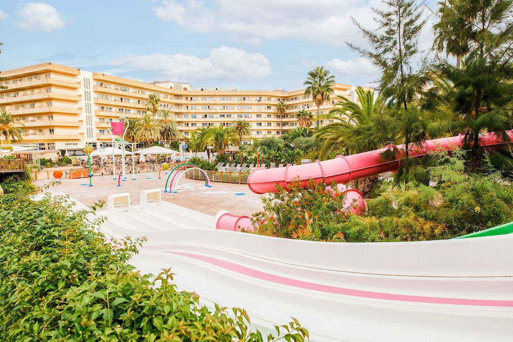 Hotel Jaime I — Swimming pool in Salou, Catalonia