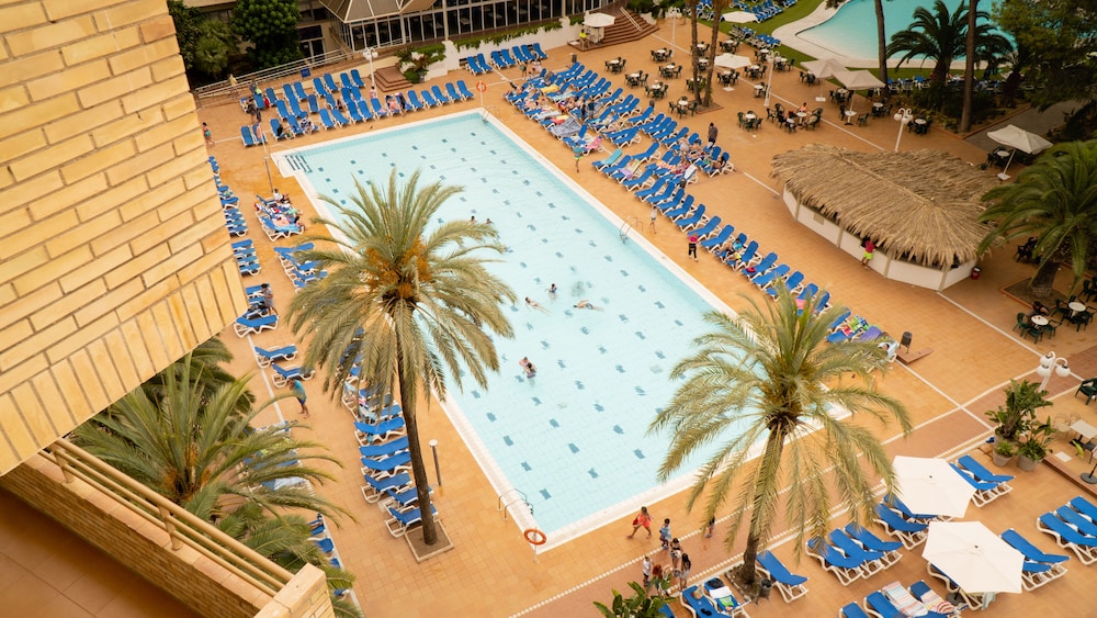 Hotel Jaime I — Swimming pool in Salou, Catalonia
