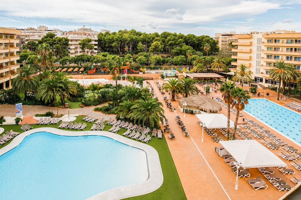 Hotel Jaime I — Swimming pool in Salou, Catalonia