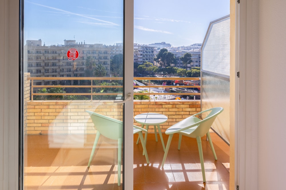 Hotel Jaime I — Hotel rooms in Salou, Catalonia