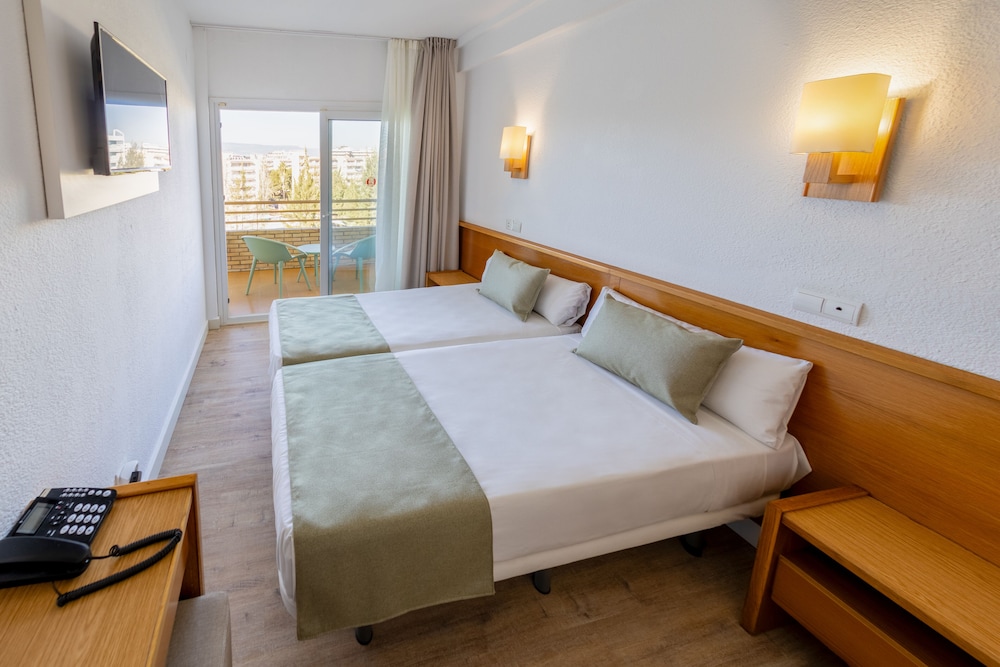 Hotel Jaime I — Hotel rooms in Salou, Catalonia