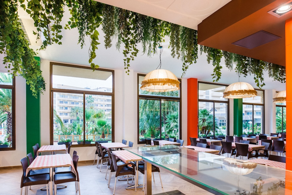 Hotel Jaime I — Restaurant & bars in Salou, Catalonia