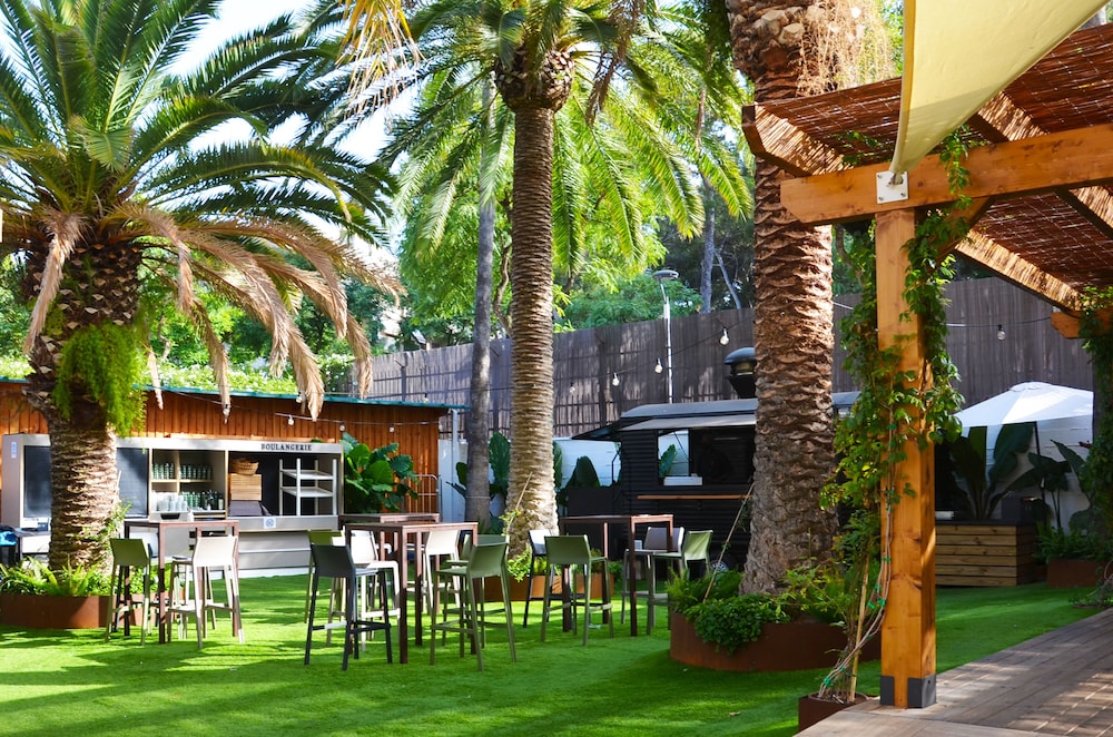 Hotel Jaime I — Restaurant & bars in Salou, Catalonia