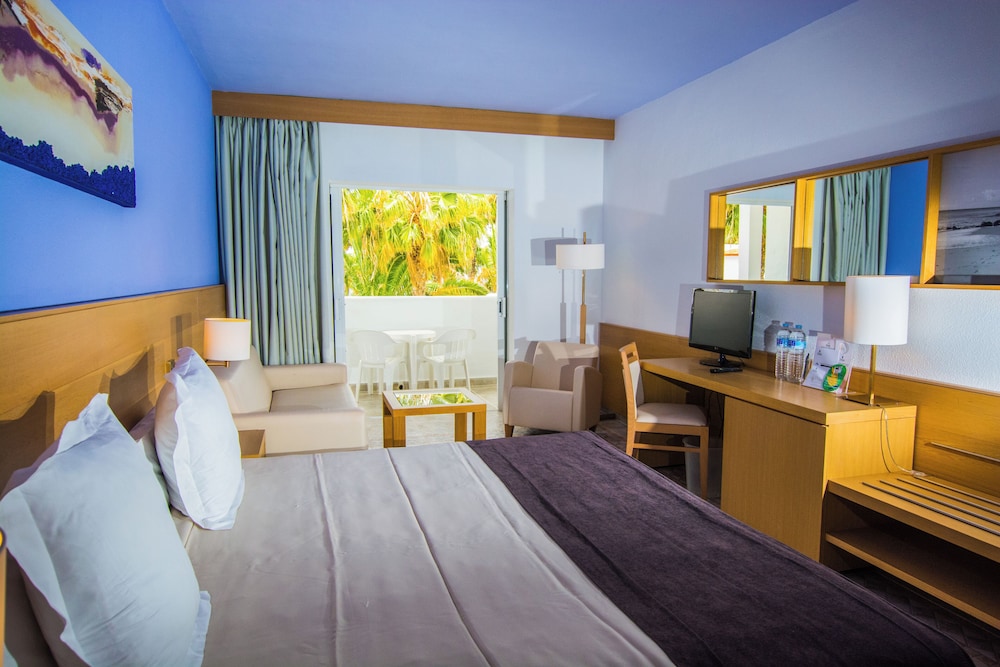 Club Jandía Princess - All Inclusive — Hotel rooms in Esquinzo, Canary Islands