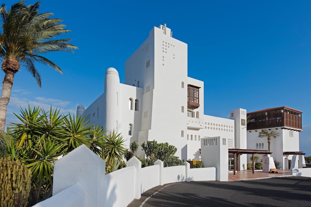 Club Jandía Princess - All Inclusive — Hotel building in Esquinzo, Canary Islands