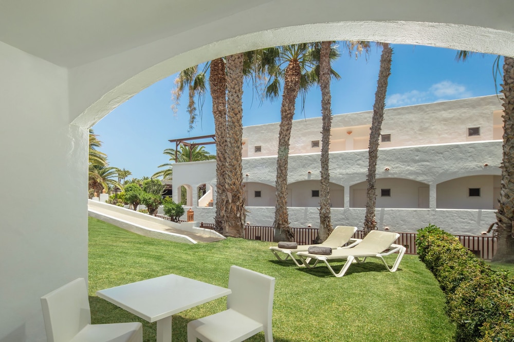 Club Jandía Princess - All Inclusive — Hotel building in Esquinzo, Canary Islands