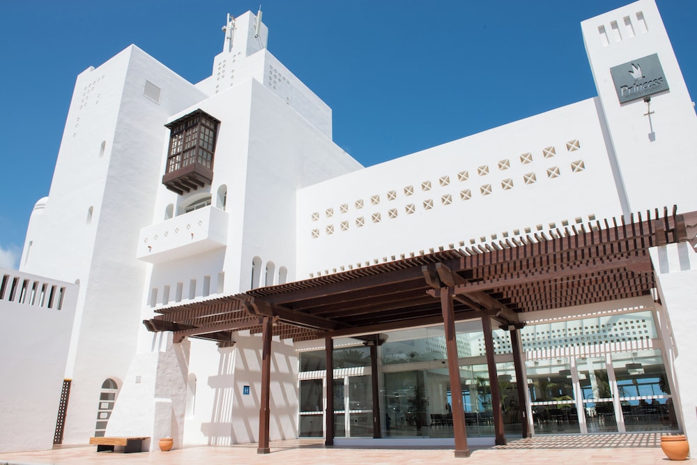 Club Jandía Princess - All Inclusive — Hotel building in Esquinzo, Canary Islands