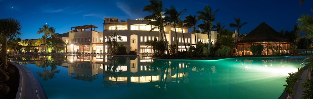 Club Jandía Princess - All Inclusive — Hotel building in Esquinzo, Canary Islands