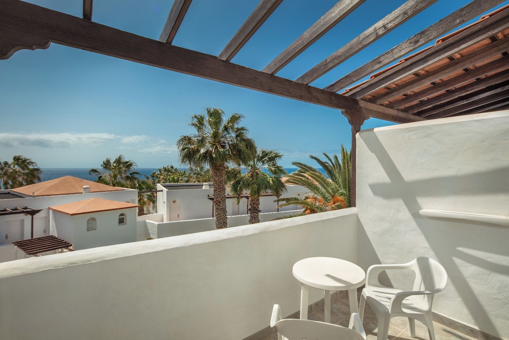 Club Jandía Princess - All Inclusive — Hotel building in Esquinzo, Canary Islands