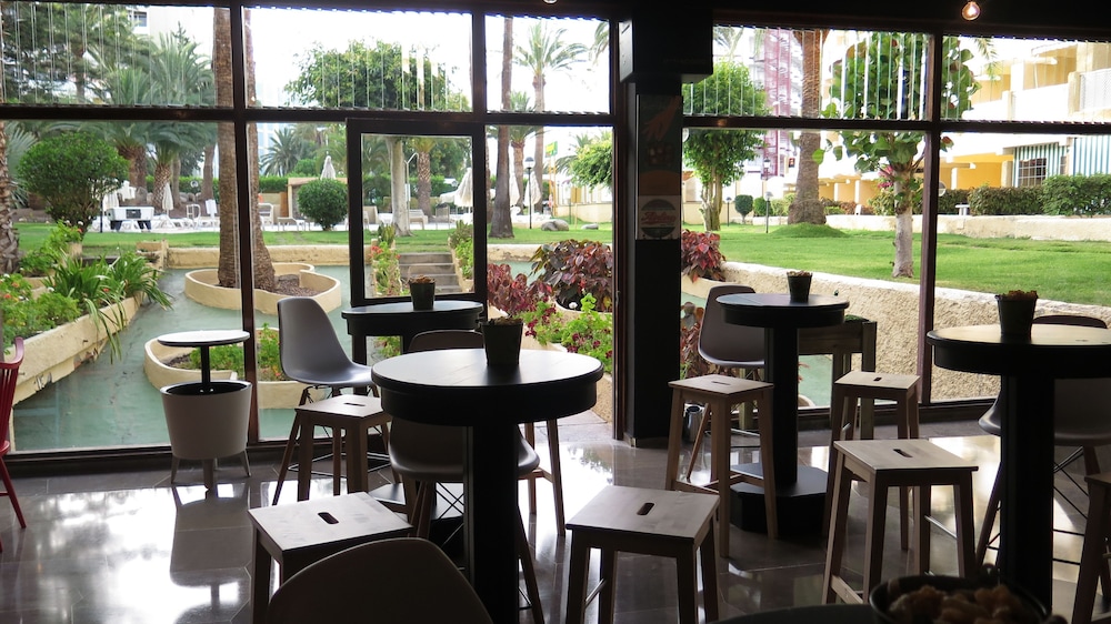 Ura Jardín del Atlántico — Restaurant & bars in Playa del Ingles, Canary Islands