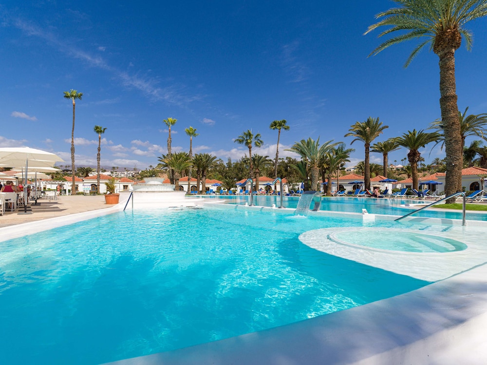 eó Suite Hotel Jardin Dorado — Swimming pool in Maspalomas, Canary Islands