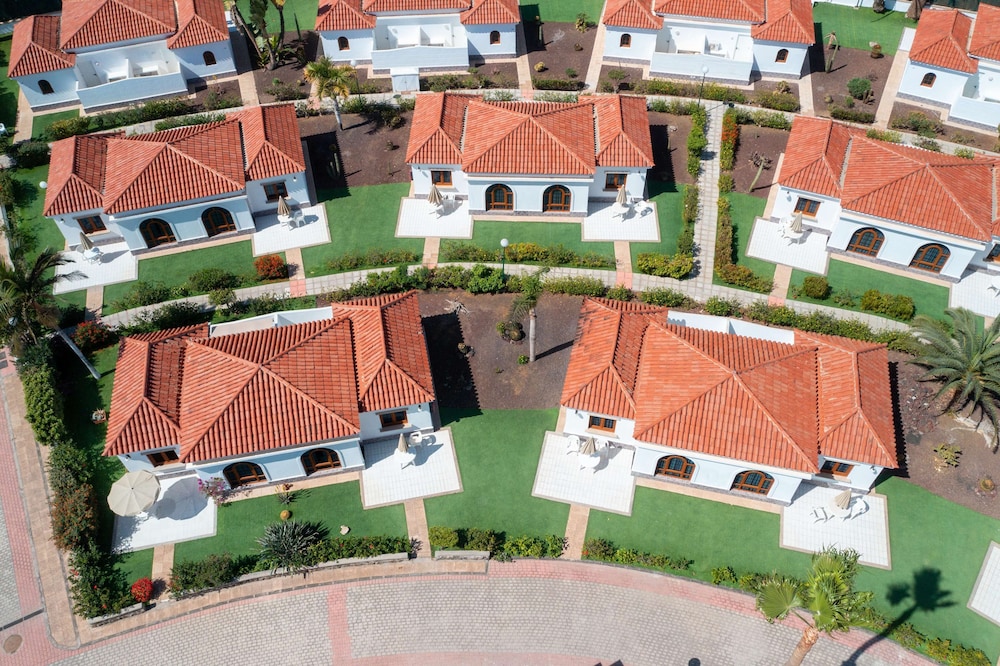 eó Suite Hotel Jardin Dorado — Hotel building in Maspalomas, Canary Islands