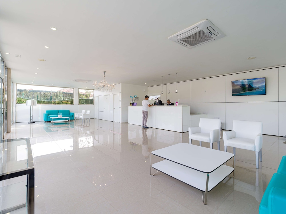eó Suite Hotel Jardin Dorado — Hotel building in Maspalomas, Canary Islands
