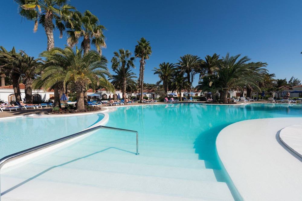 eó Suite Hotel Jardin Dorado — Swimming pool in Maspalomas, Canary Islands