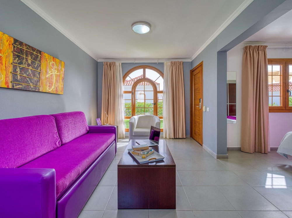 eó Suite Hotel Jardin Dorado — Hotel rooms in Maspalomas, Canary Islands