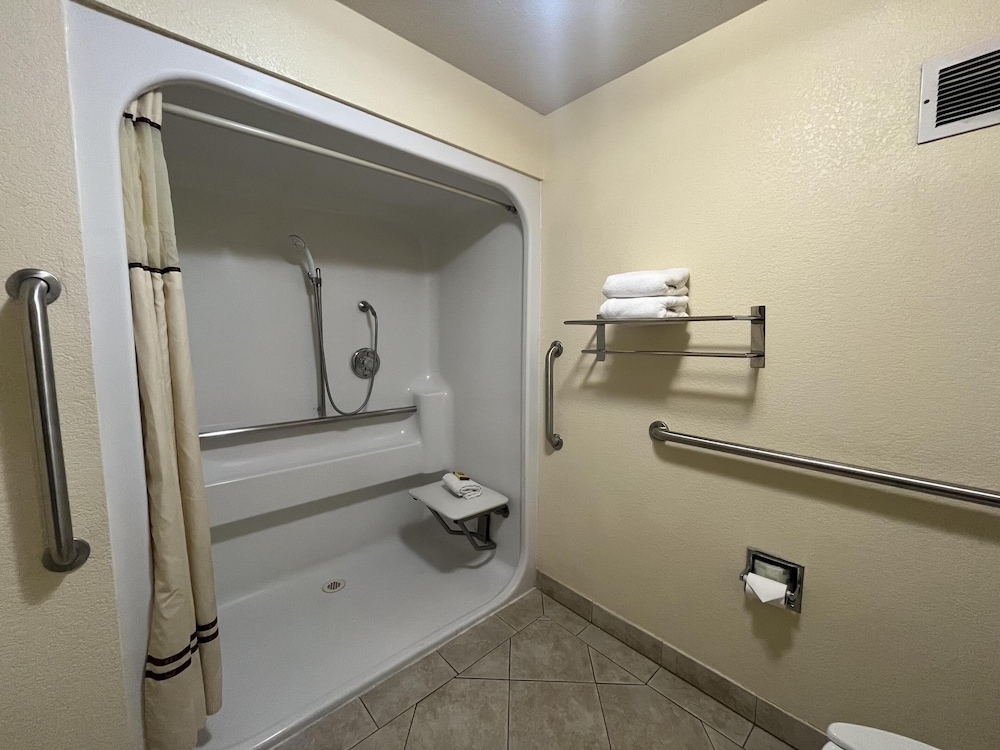 Best Western Plus Las Vegas West — Hotel rooms in Las Vegas, Nevada