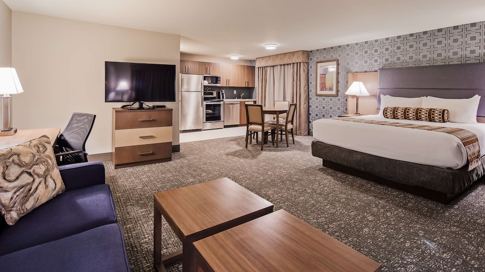 Best Western Plus Las Vegas West — Hotel rooms in Las Vegas, Nevada