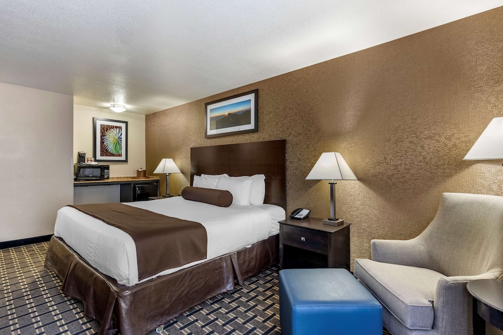 Best Western Plus Las Vegas West — Hotel rooms in Las Vegas, Nevada