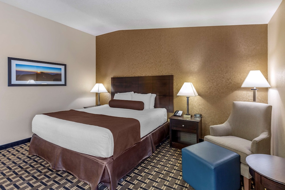 Best Western Plus Las Vegas West — Hotel rooms in Las Vegas, Nevada