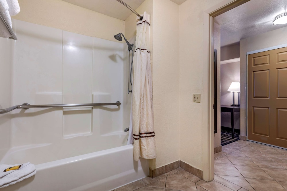Best Western Plus Las Vegas West — Hotel rooms in Las Vegas, Nevada