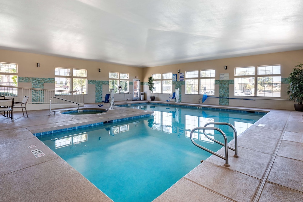 Best Western Plus Las Vegas West — Swimming pool in Las Vegas, Nevada