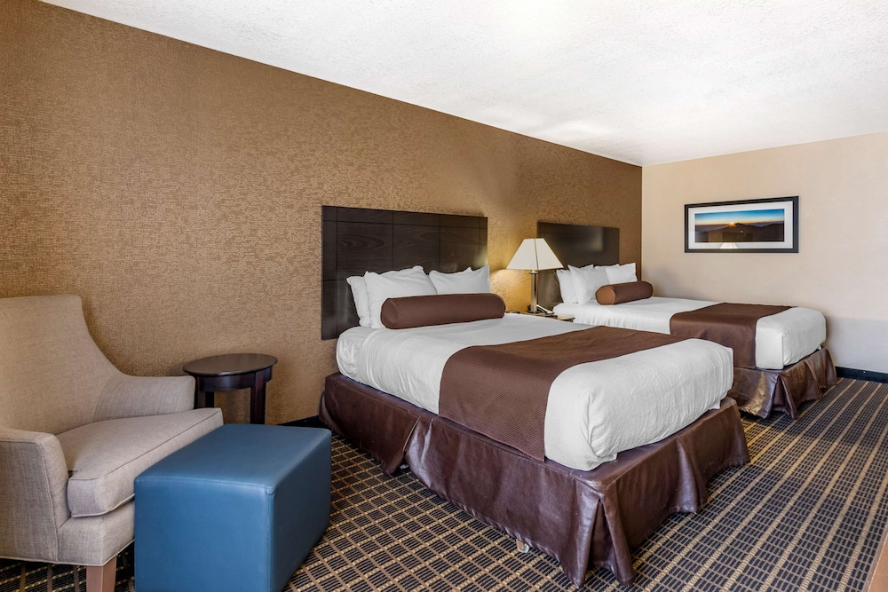 Best Western Plus Las Vegas West — Hotel rooms in Las Vegas, Nevada