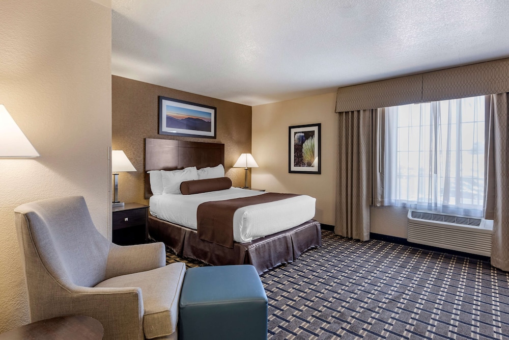Best Western Plus Las Vegas West — Hotel rooms in Las Vegas, Nevada