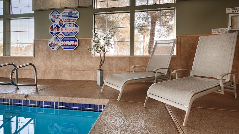 Best Western Plus Las Vegas West — Swimming pool in Las Vegas, Nevada