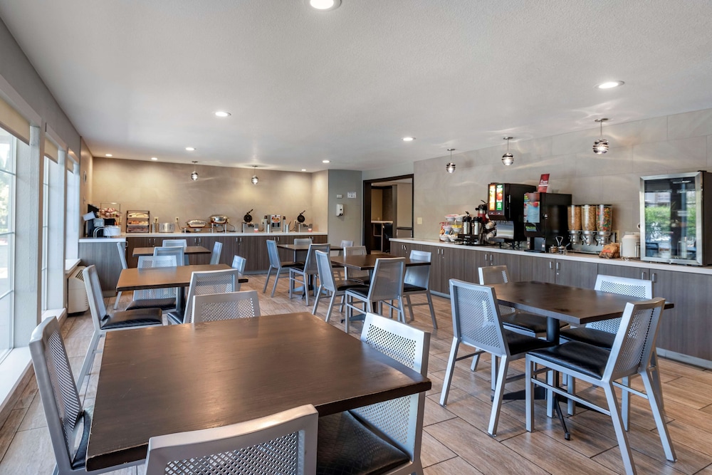 Best Western Plus Las Vegas West — Restaurant & bars in Las Vegas, Nevada