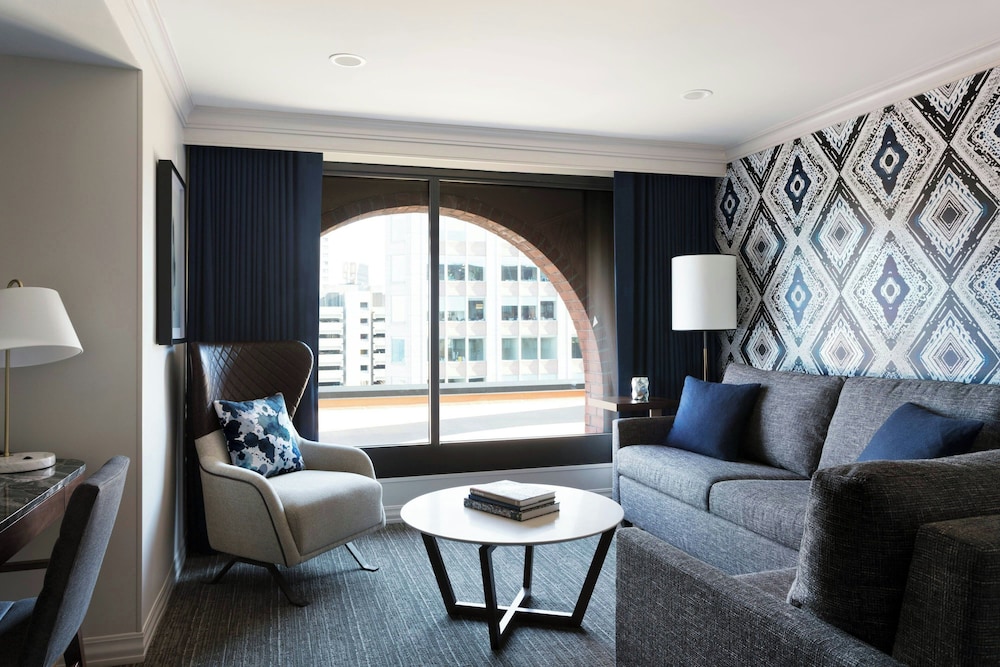 Boston Marriott Long Wharf — Hotel rooms in Boston, Massachusetts