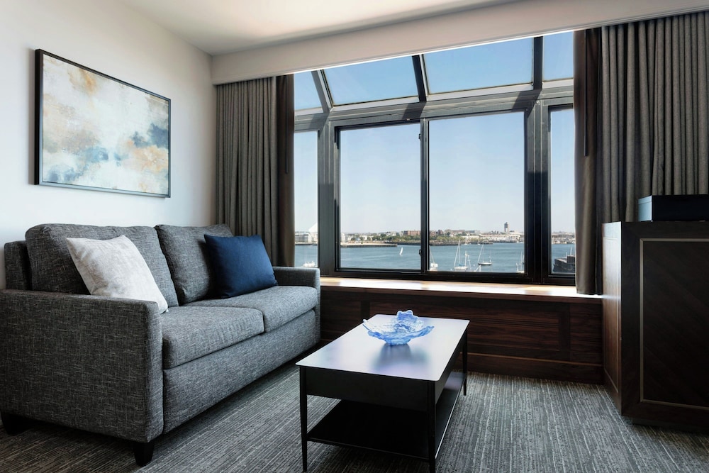 Boston Marriott Long Wharf — Hotel rooms in Boston, Massachusetts