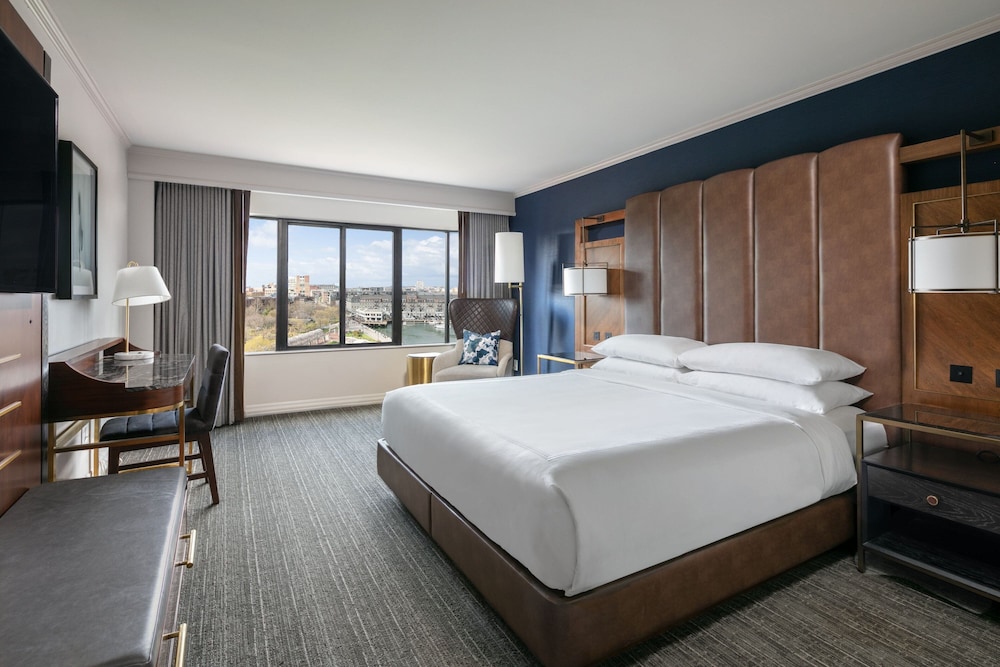 Boston Marriott Long Wharf — Hotel rooms in Boston, Massachusetts