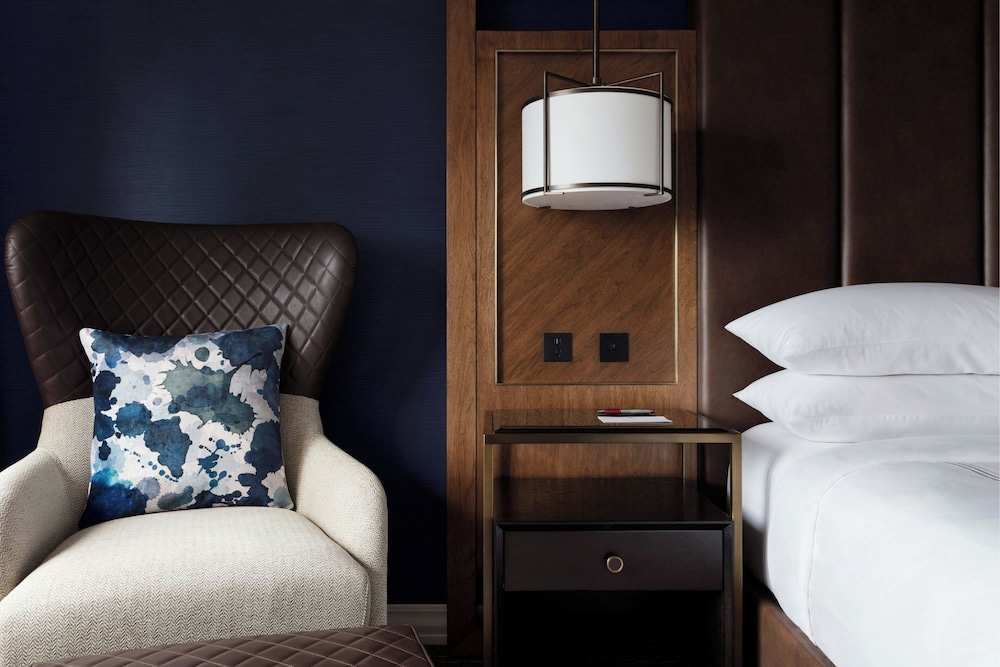Boston Marriott Long Wharf — Hotel rooms in Boston, Massachusetts