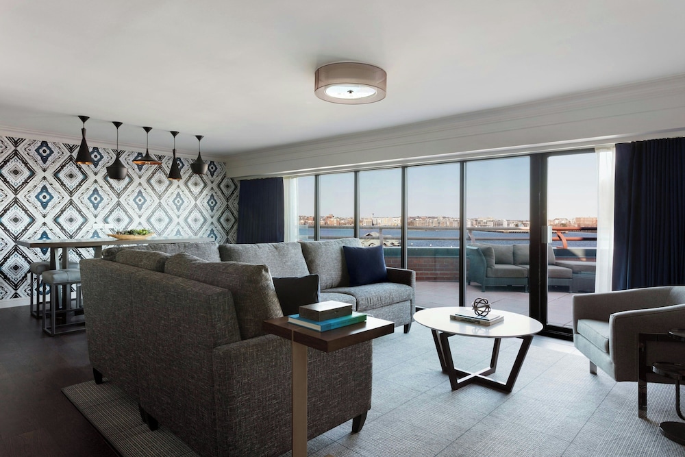 Boston Marriott Long Wharf — Hotel rooms in Boston, Massachusetts