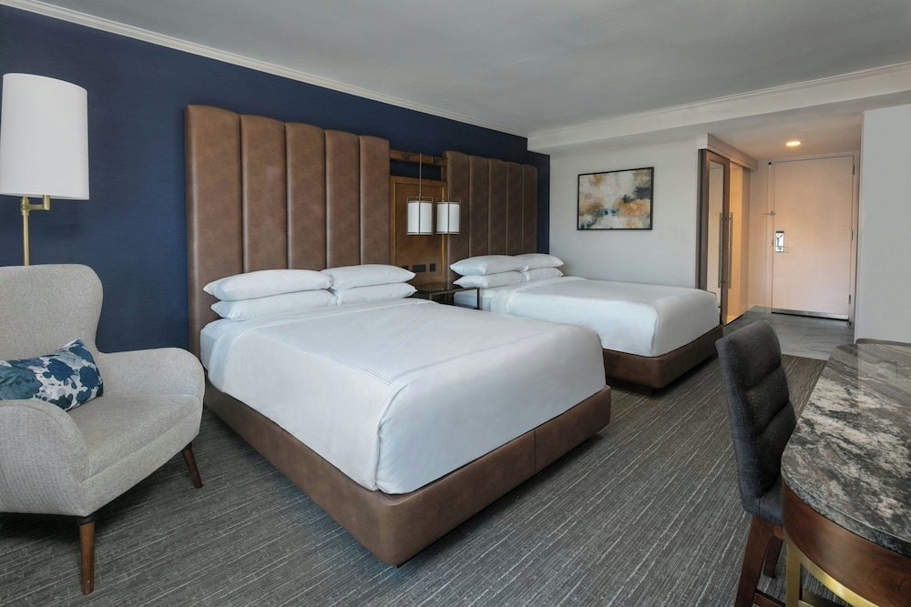 Boston Marriott Long Wharf — Hotel rooms in Boston, Massachusetts