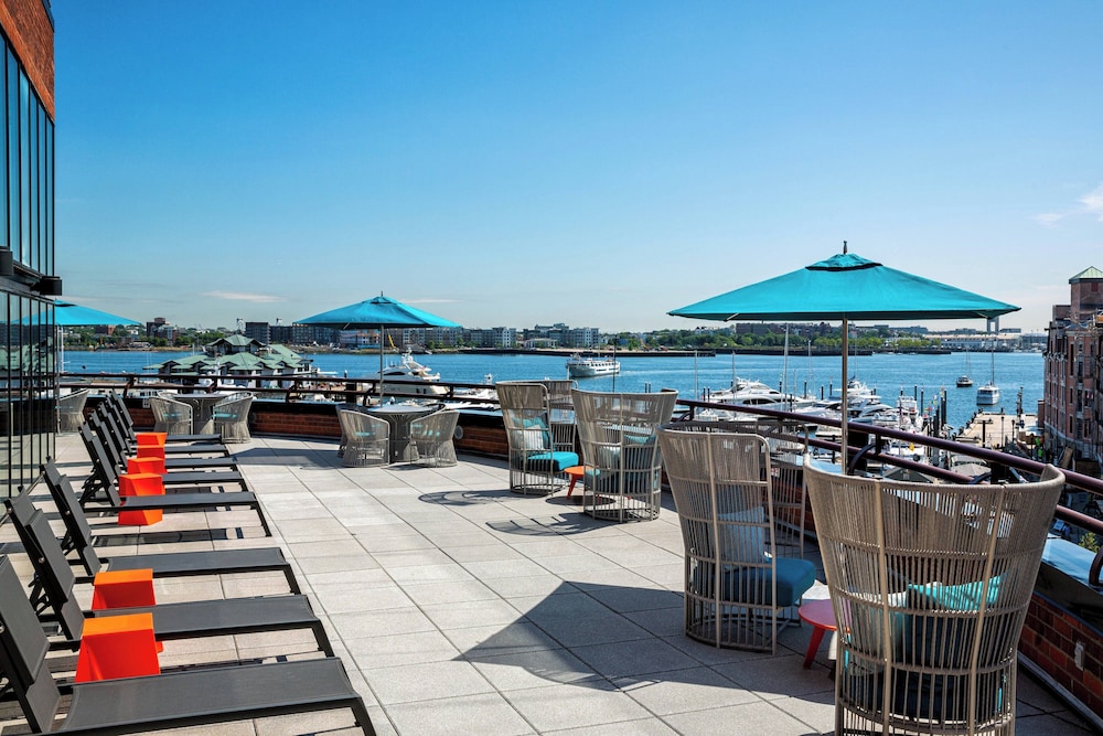 Boston Marriott Long Wharf — Restaurant & bars in Boston, Massachusetts