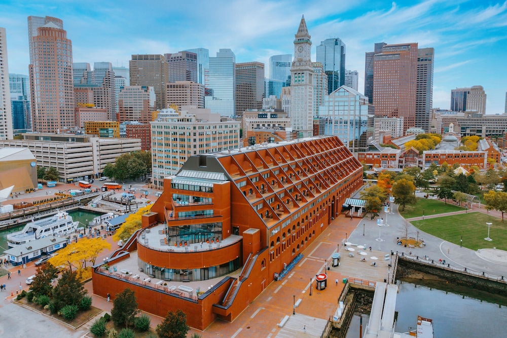 Boston Marriott Long Wharf — Hotel building in Boston, Massachusetts