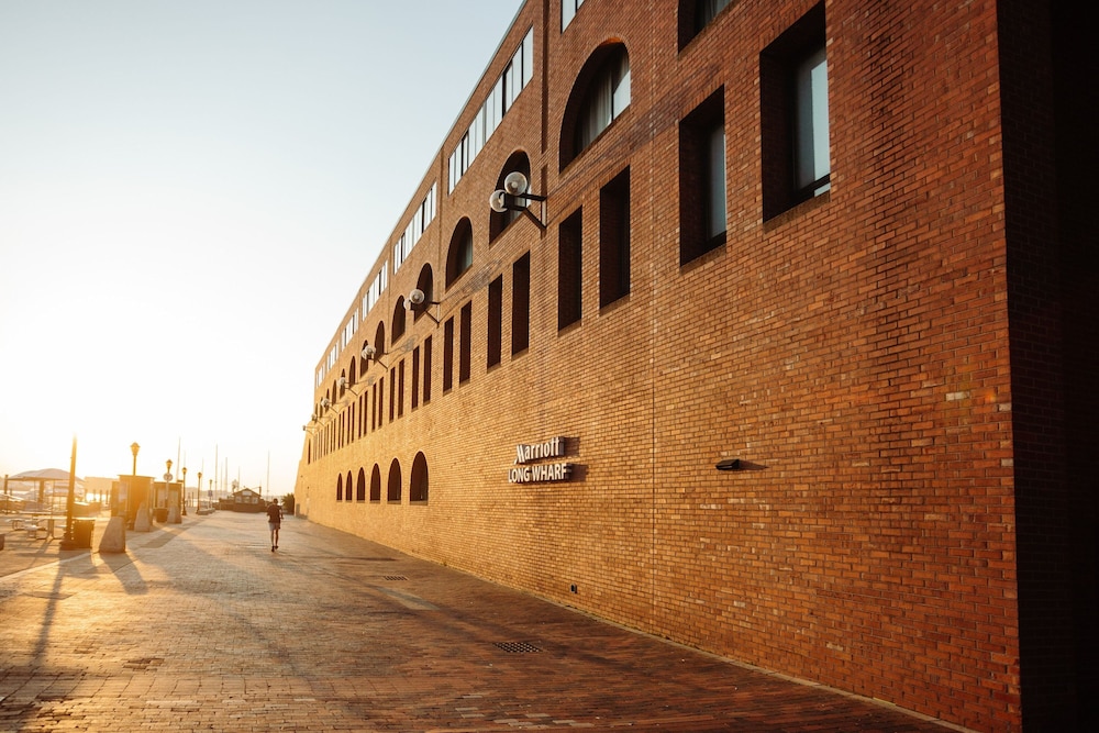 Boston Marriott Long Wharf — Hotel building in Boston, Massachusetts