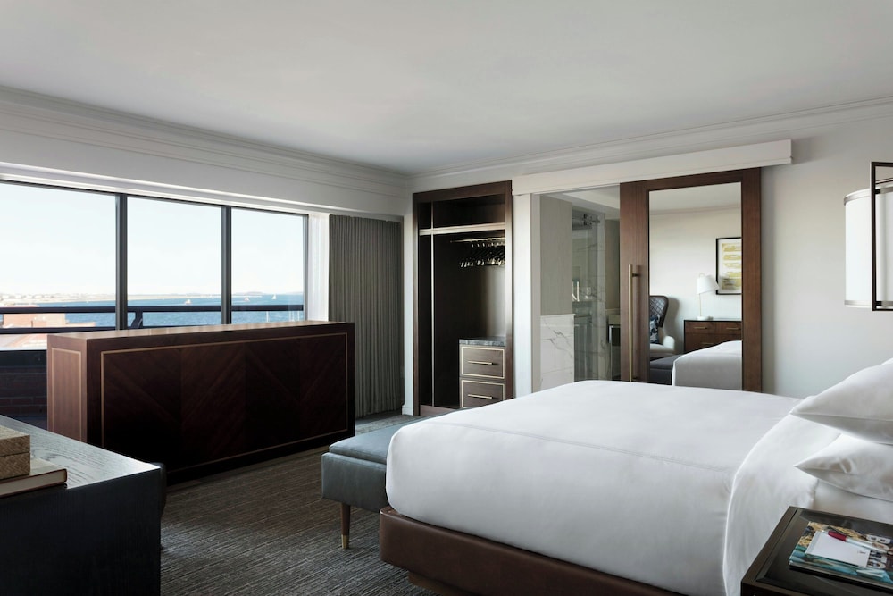 Boston Marriott Long Wharf — Hotel rooms in Boston, Massachusetts
