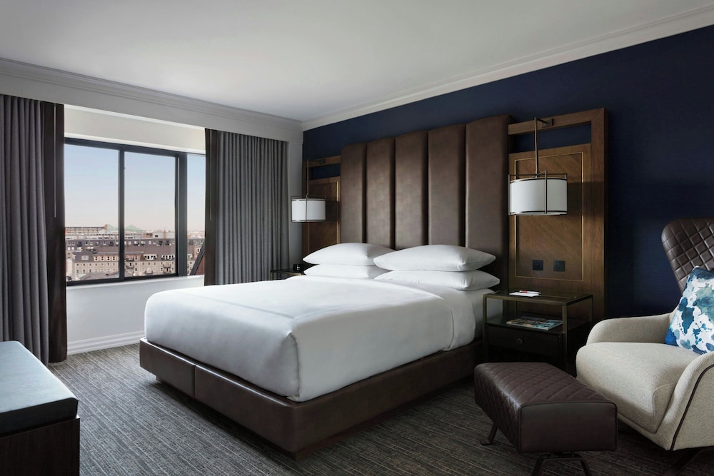 Boston Marriott Long Wharf — Hotel rooms in Boston, Massachusetts