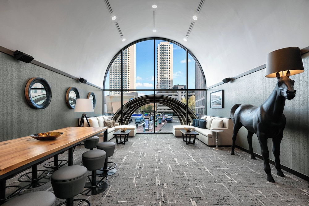 Boston Marriott Long Wharf — Restaurant & bars in Boston, Massachusetts