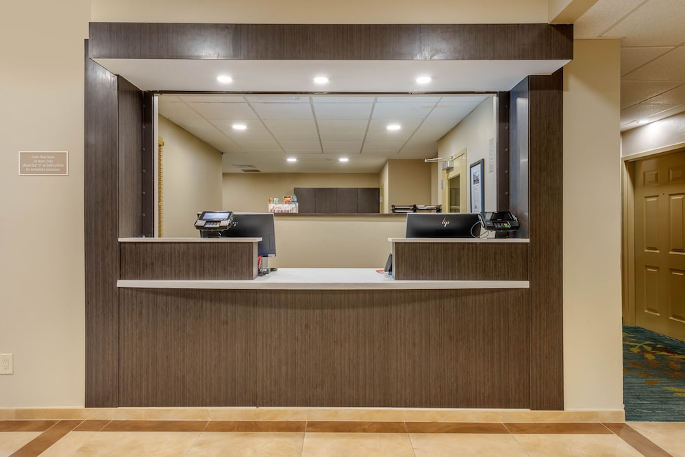 Candlewood Suites Fort Myers Sanibel Gateway by IHG — Hotel building in Fort Myers, Florida