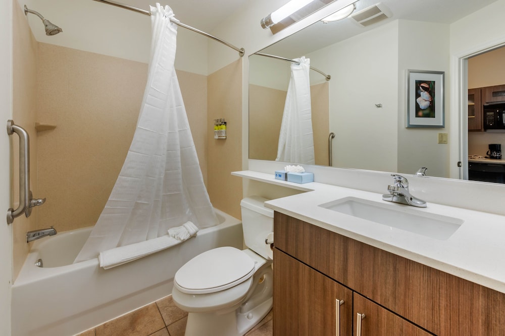 Candlewood Suites Fort Myers Sanibel Gateway by IHG — Hotel rooms in Fort Myers, Florida