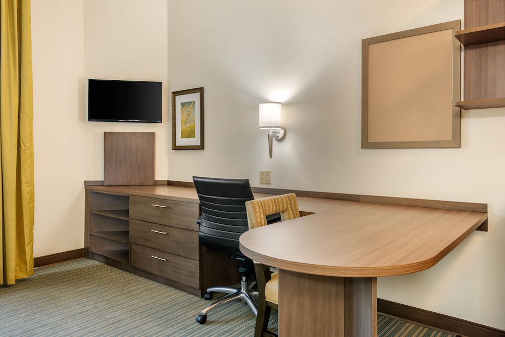 Candlewood Suites Fort Myers Sanibel Gateway by IHG — Hotel rooms in Fort Myers, Florida